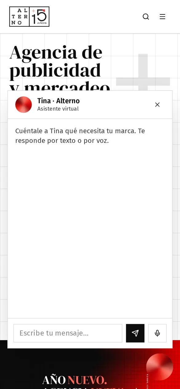 Conversación con Tina en la versión móvil del website de Alterno